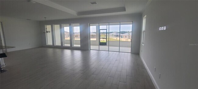 Building Photo - 9754 SW 103rd Ave