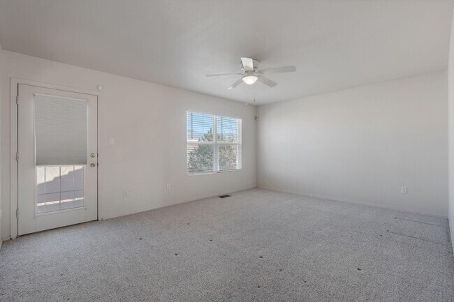 Building Photo - 7351 Sidewinder Dr NE