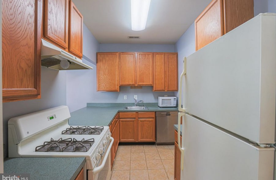 Building Photo - 111 N Bethel St