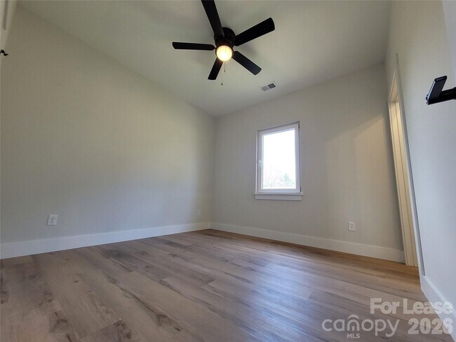 Building Photo - 1214 Pearl St