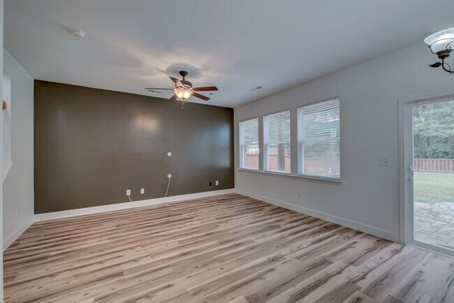 Building Photo - 208 Woodbrook Way