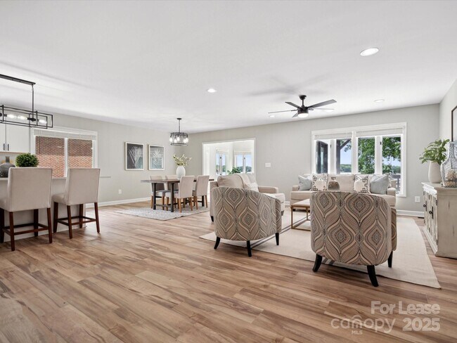 Building Photo - 4954 Moonlite Bay Dr