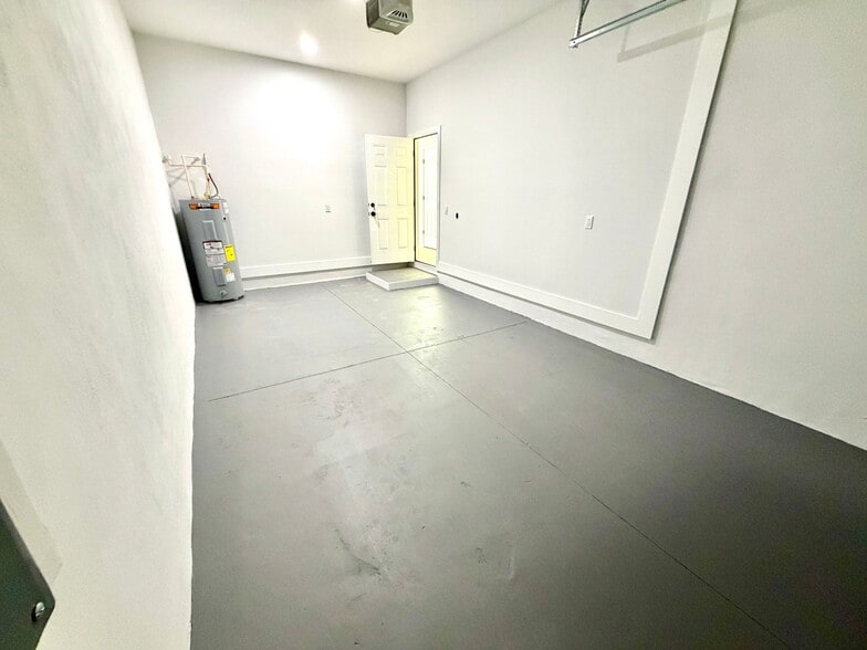 Building Photo - 3614 Temple St