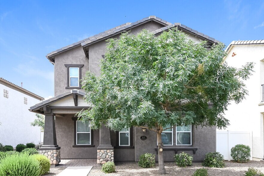 Primary Photo - 10427 E Natal Ave