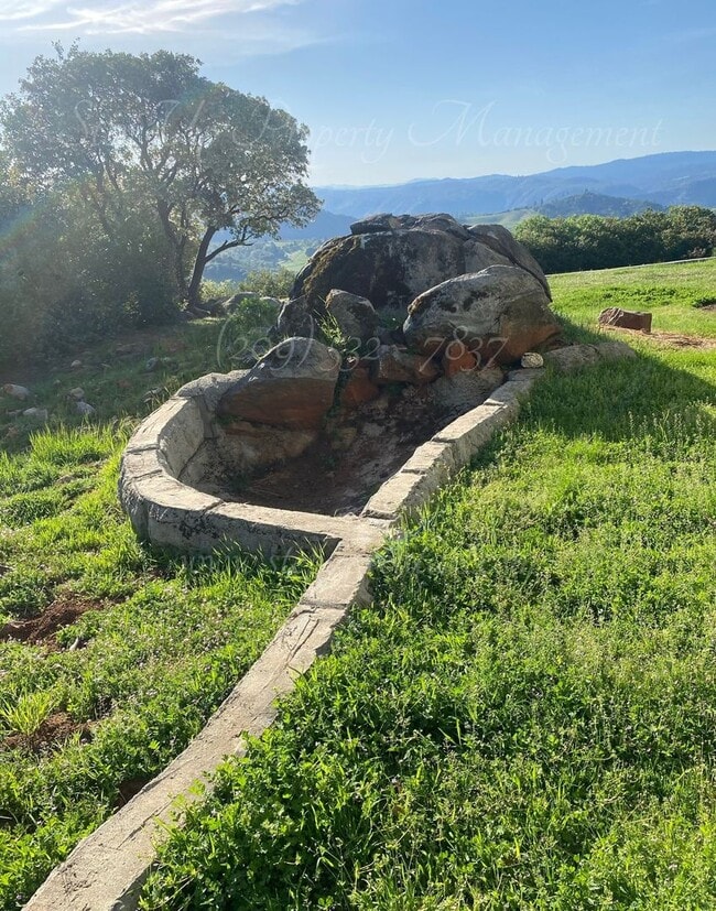 Building Photo - Elegant Mountain-View Home with Solar, Wel...