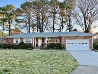 Building Photo - 3BD/ 2BA Brick Ranch in Lakeview Smith Terrace! Gorgeous Private Back Yard! Available NOW!
