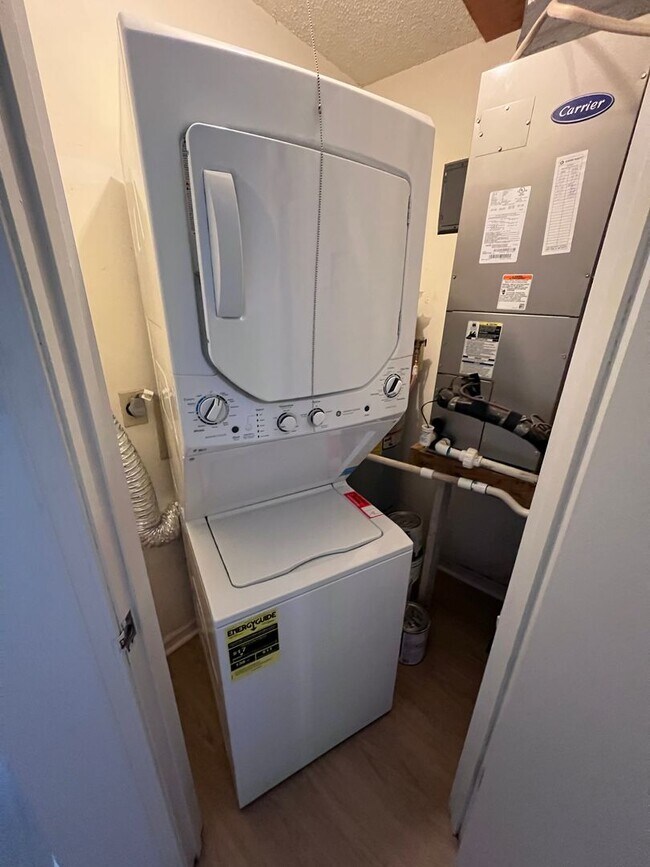 Building Photo - Crossland Downs condo