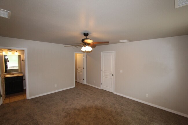 Building Photo - 504 S O'Leary St