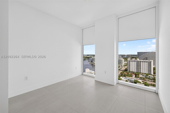 Building Photo - 153 N Seabreeze Blvd
