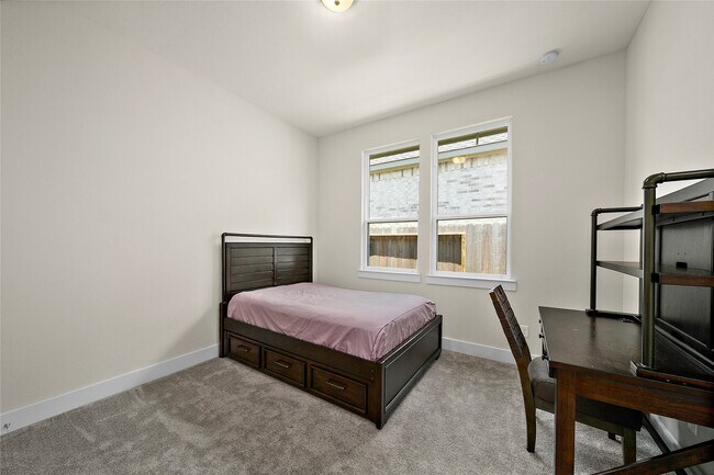 Building Photo - 5914 Emerald Ranch Ln