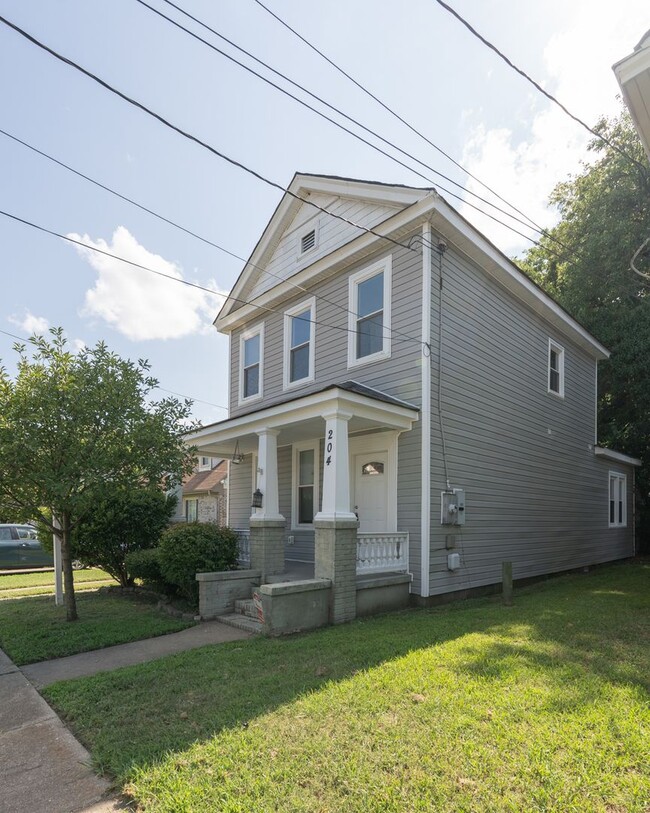 Building Photo - MOVE IN READY 3 Bedroom in Park View!