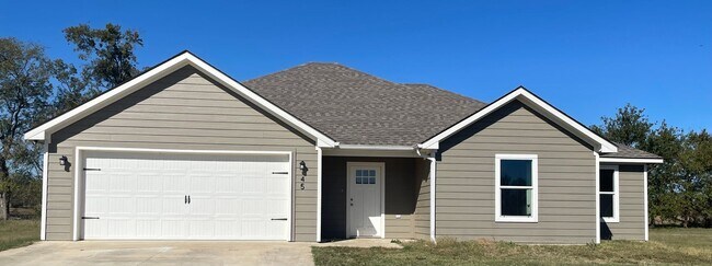 Primary Photo - Cozy 4bd 2ba near Choctaw Casino