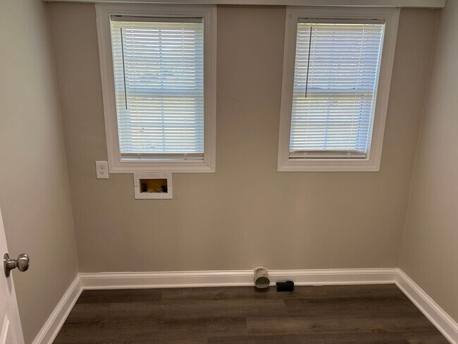 Building Photo - 2923 Old Greensboro Rd