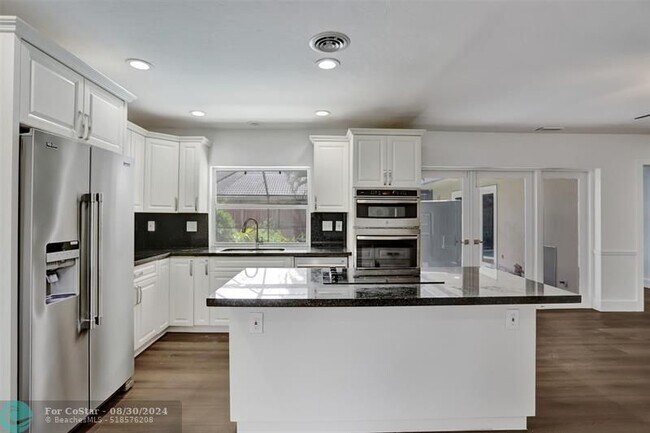 Building Photo - 161 SW 75th Ave