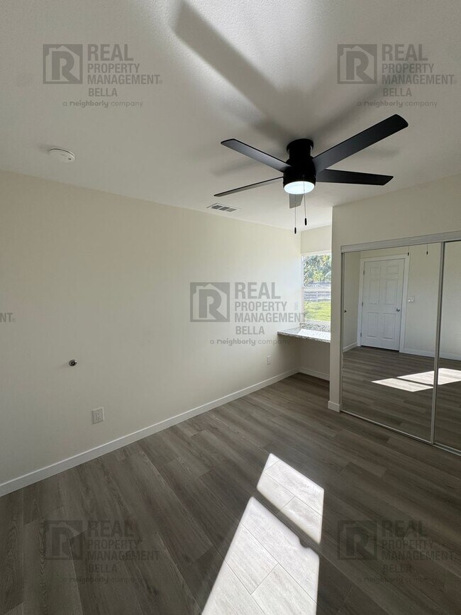 Building Photo - 7BR Single-Story Retreat on 2.7+ Acres – Spacious, Sun-Filled Living in Prime Temecula