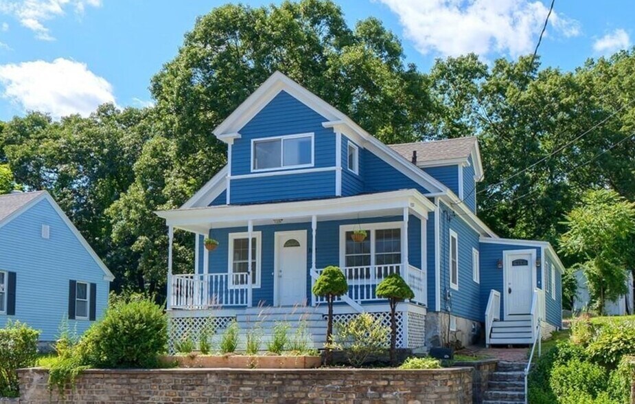 Building Photo - 142 E Meadow Rd