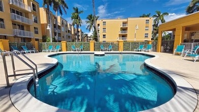 Building Photo - 1350 SE 3rd Ave