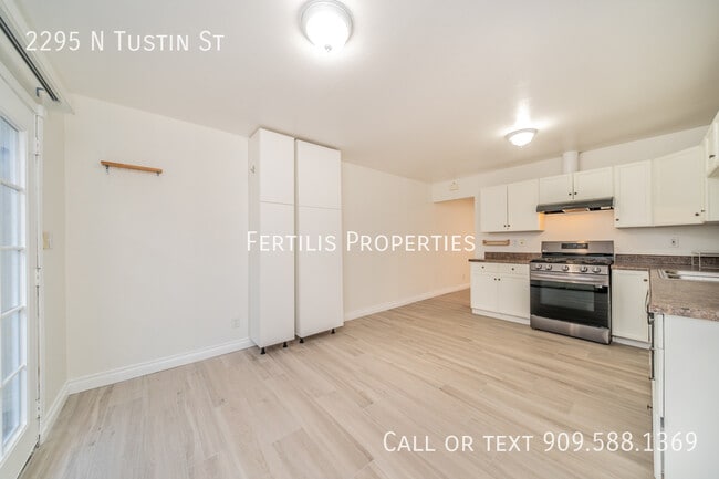 Building Photo - 2295 N Tustin St