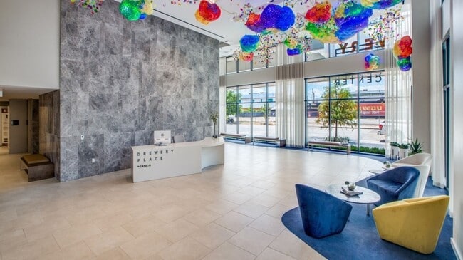 Building Photo - 2850 Fannin St