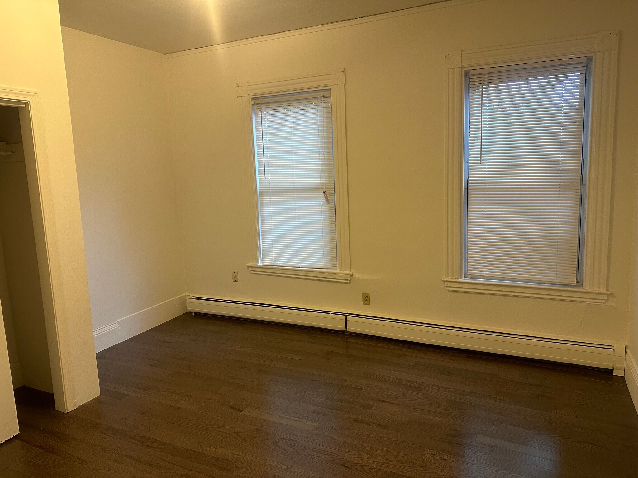 Building Photo - 509 Medford St