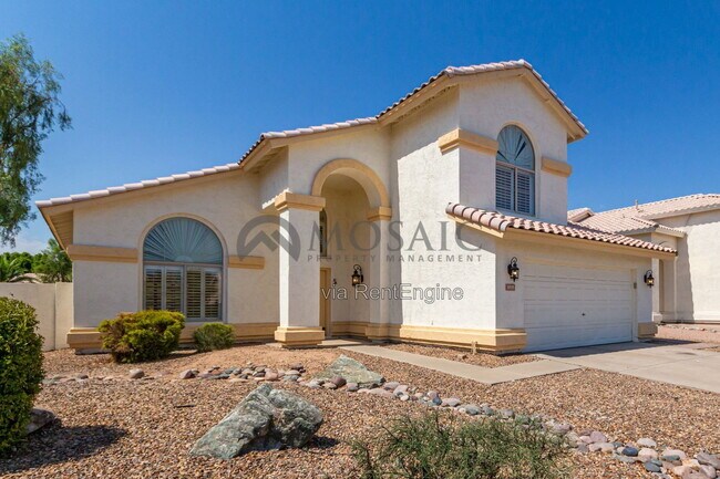 Building Photo - 1935 W Mockingbird Dr