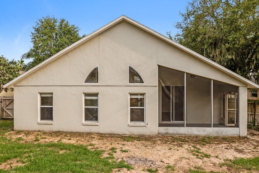 Building Photo - 1496 Sunset Village Blvd