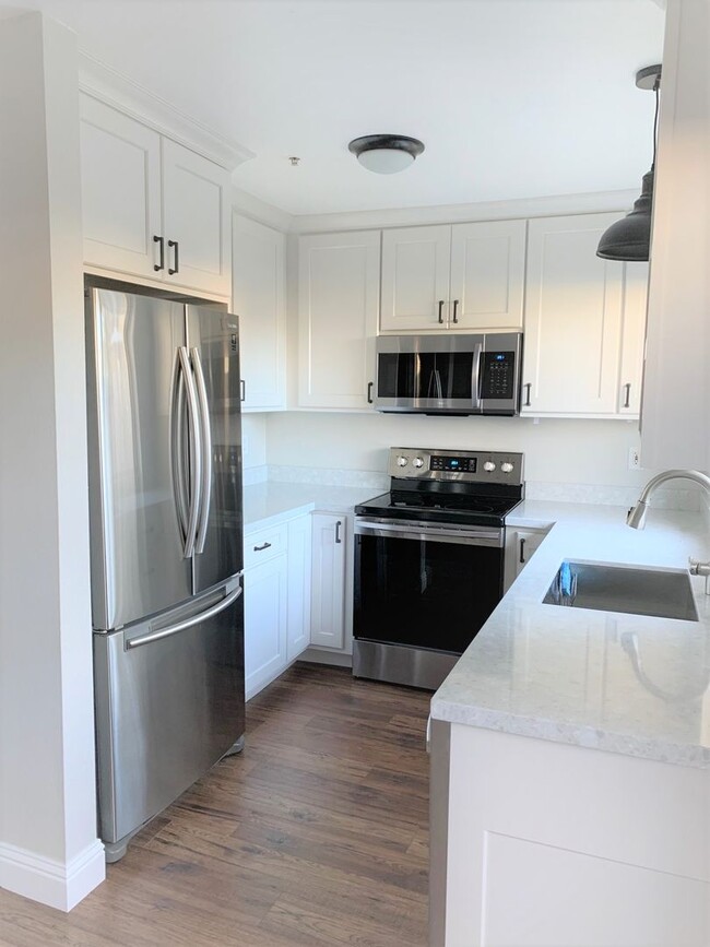 Building Photo - Lovely 2 bedroom PUD in the E Section of R...