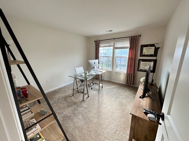 Building Photo - 2437 Baileys Pond Rd