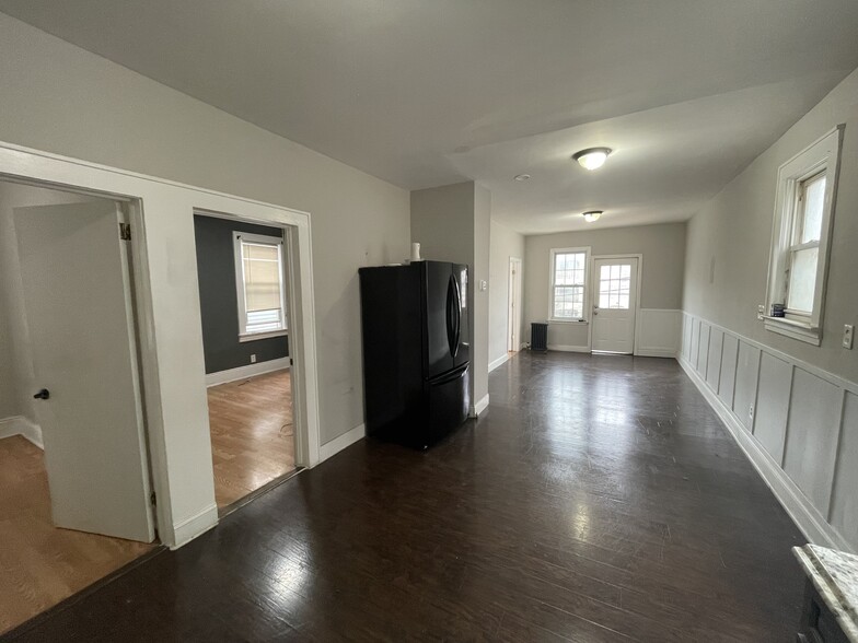 Living Room/Kitchen - 1204 Fairmount Ave