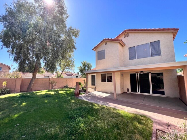 Building Photo - Ahwatukee Charmer!