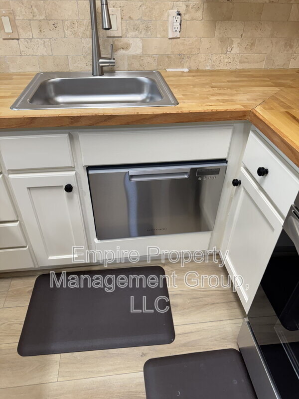 Building Photo - 1700 Dalloz Rd