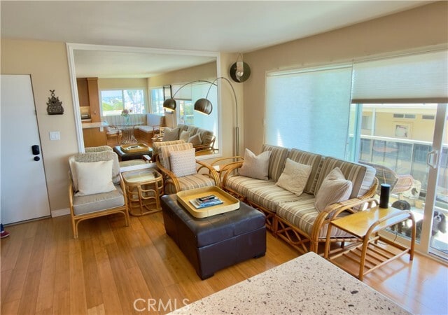 Building Photo - 240 Moss St