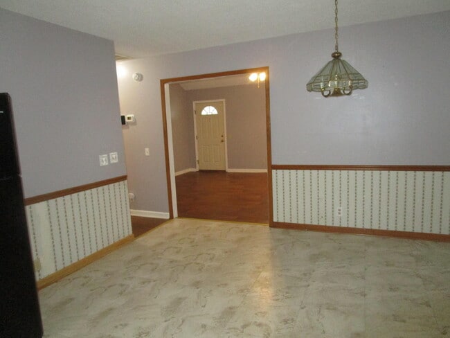 Building Photo - 1030 Nottingham Dr