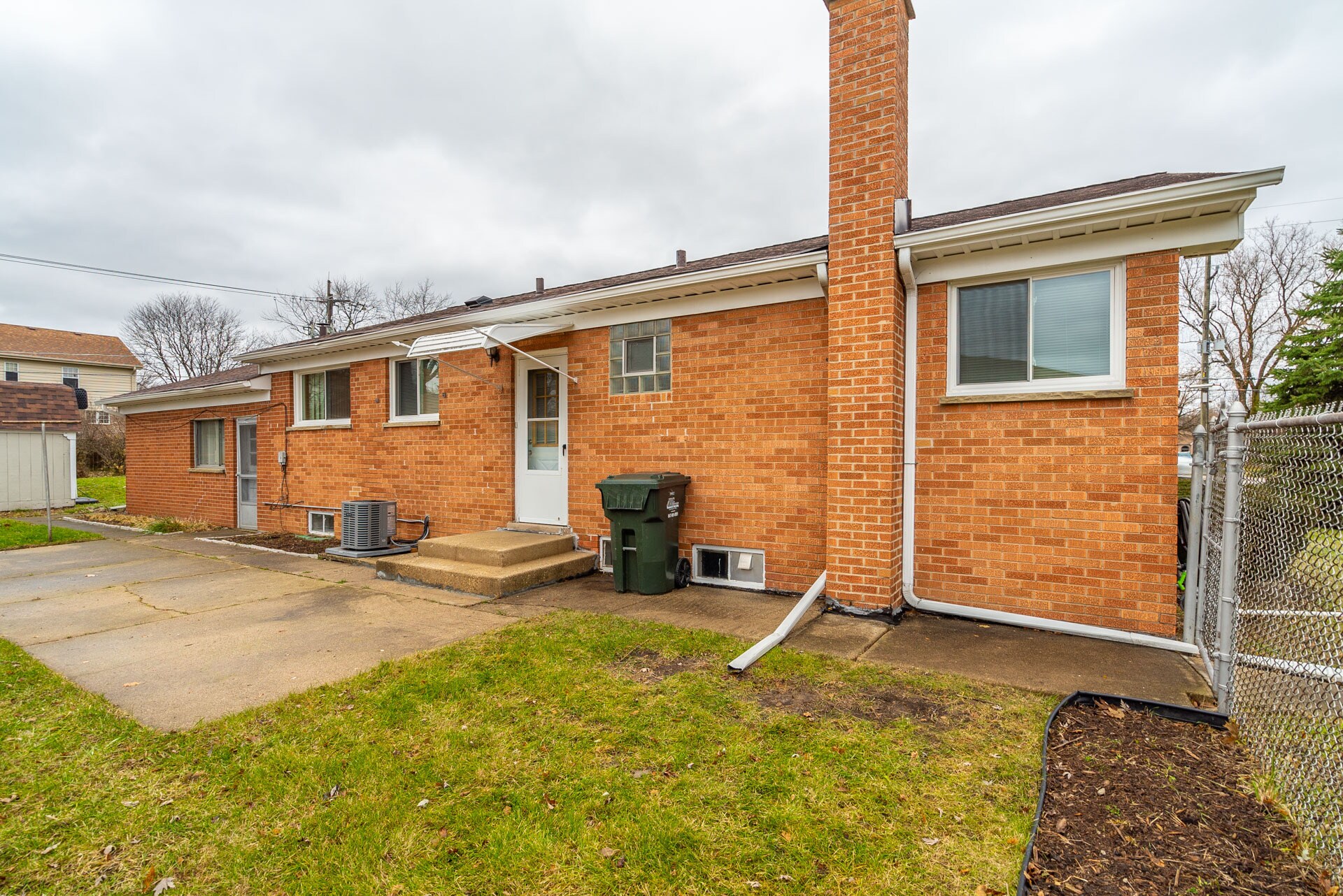 Building Photo - 1700 Bonita Ave