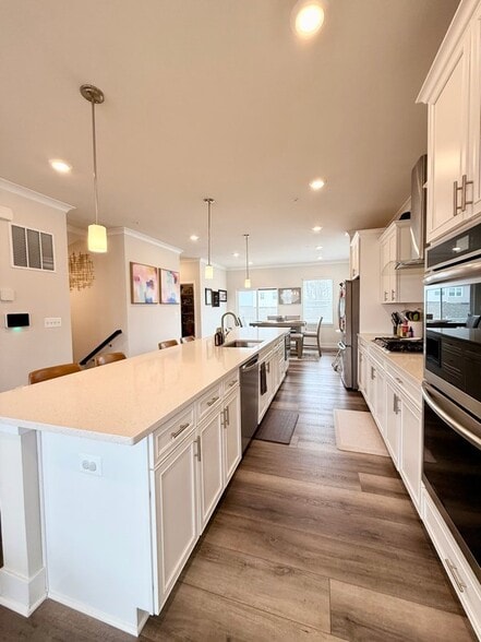 Building Photo - 11470 St Luke Dr