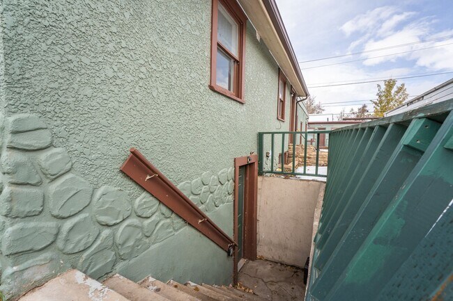Building Photo - 1111 E Flint St