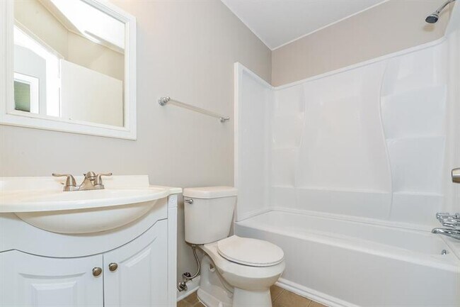Building Photo - 5296 Kinsdale Ln
