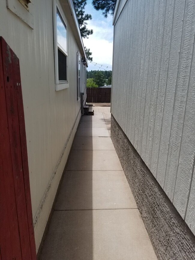 Building Photo - Great Location! 3 Bed, 2 Bath West-Flagsta...
