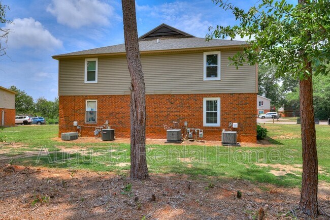 Building Photo - 37 Conifer Ct