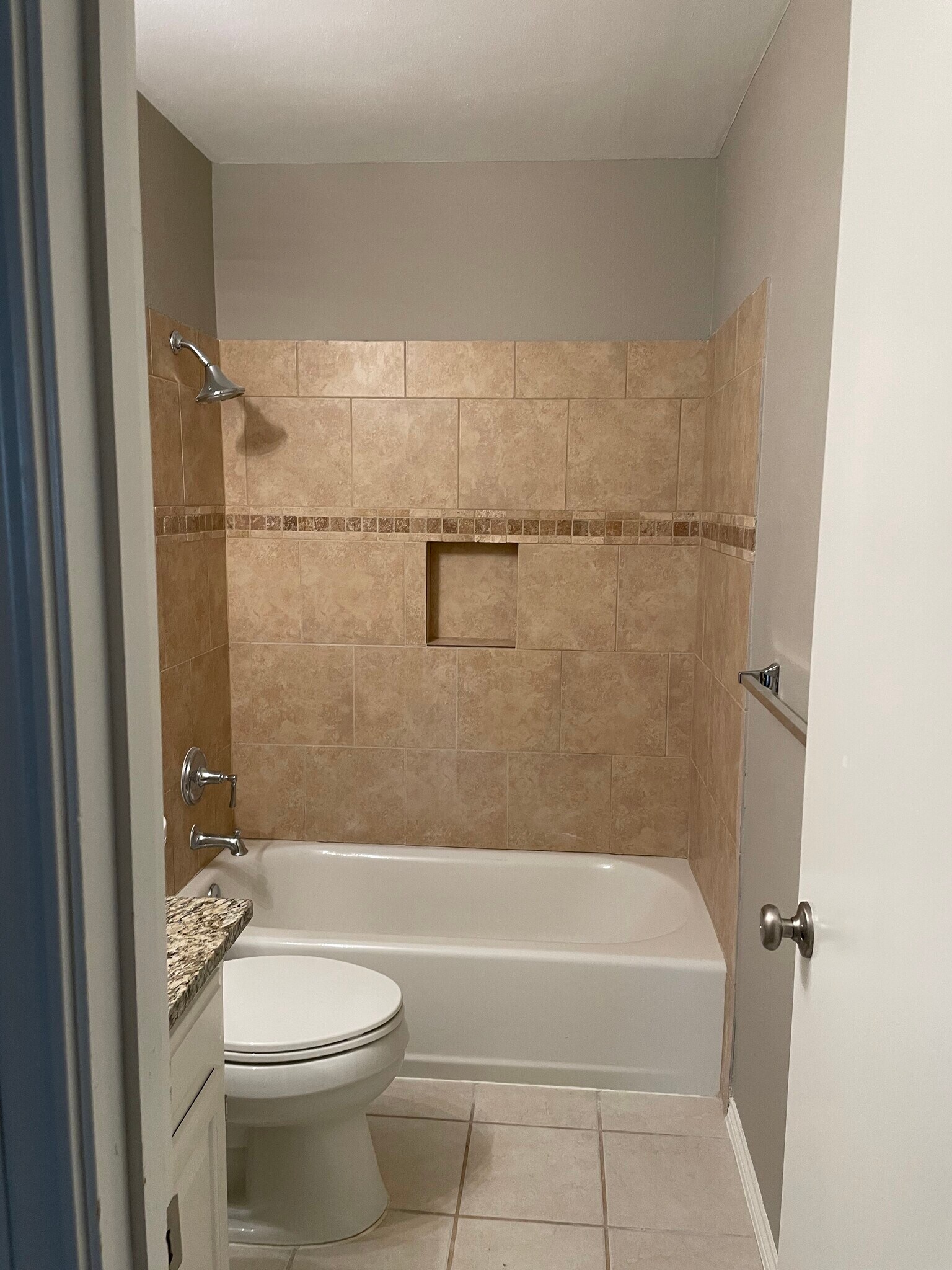 Building Photo - 807 Rush Creek Dr
