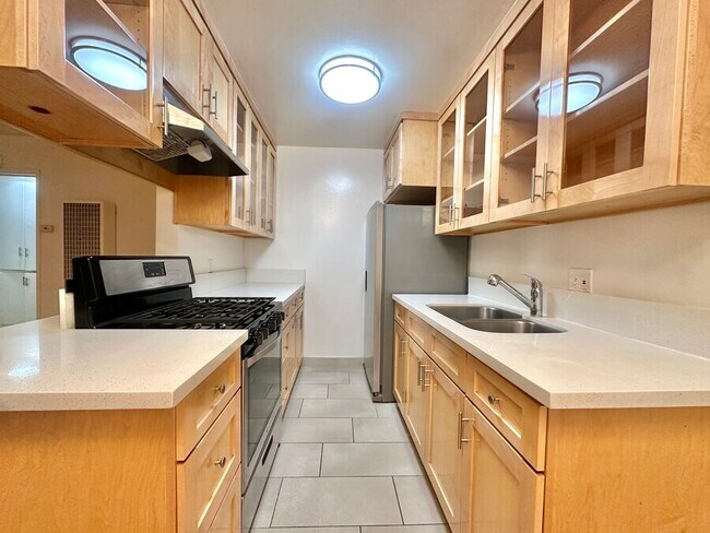 Building Photo - 23 Thornton Ave