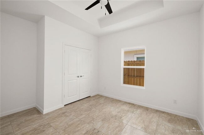 Building Photo - 13 Vision St