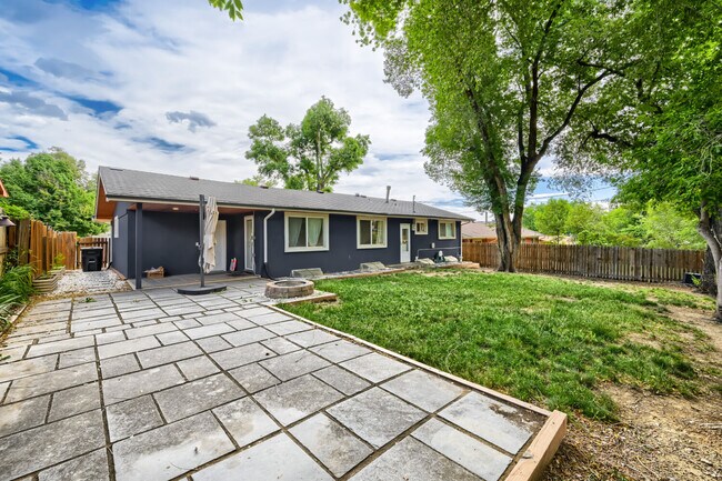 Building Photo - 1007 Venus Dr