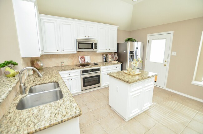 Building Photo - 2811 Willow Fork Dr