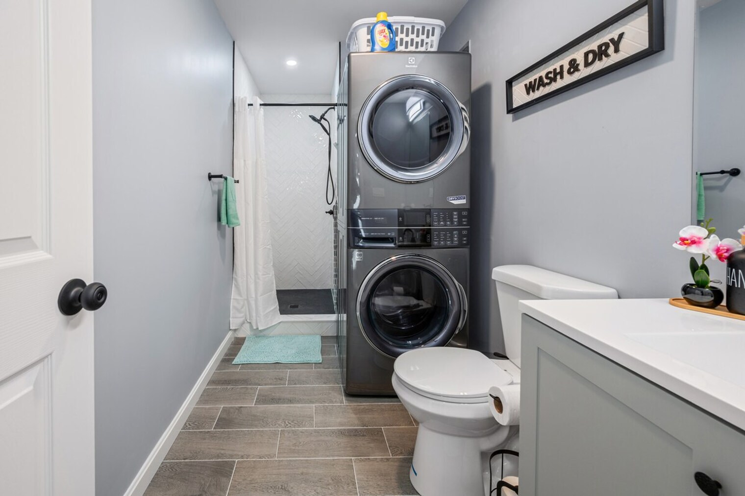 Building Photo - 109 Flora St