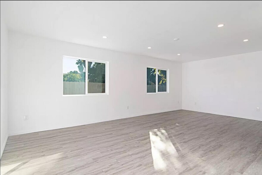 Building Photo - 8069 Darryl St