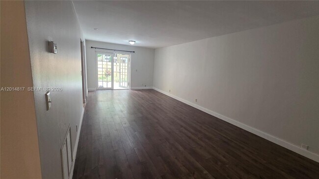 Building Photo - 5958 NW 24th Ct