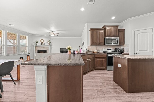 Building Photo - 602 Dupont Ct