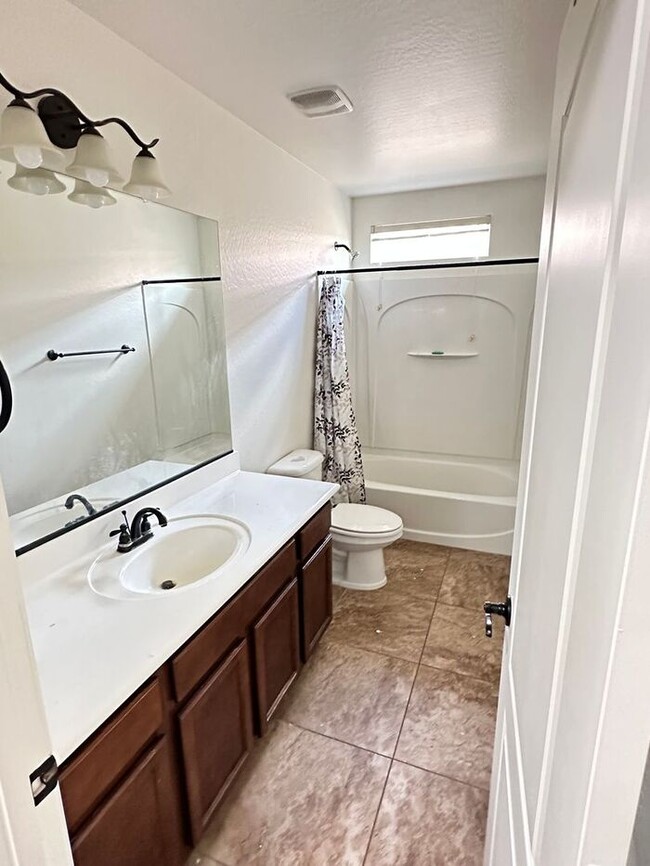 Building Photo - This home has everything that you are looking for!