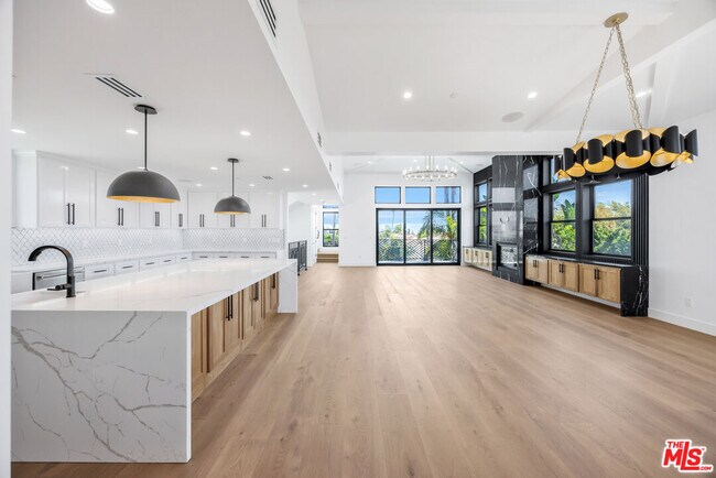 Building Photo - 926 17th St